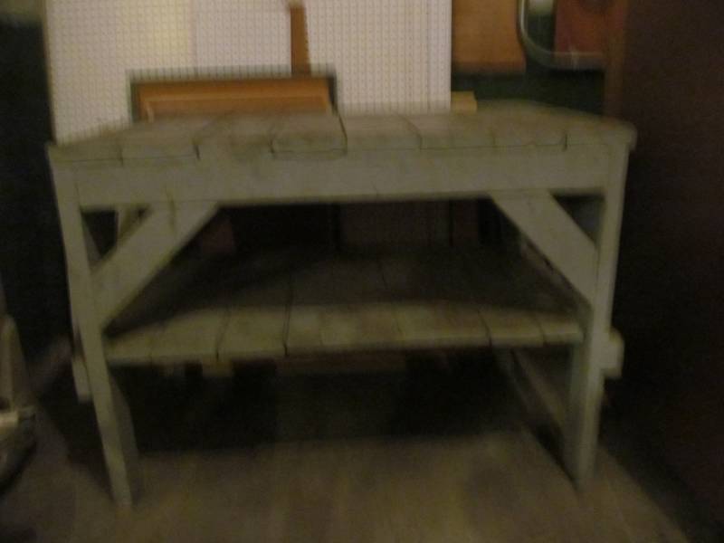Heavy duty work bench