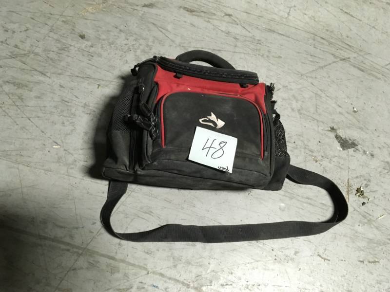lot 48 image: HUSKY LUNCH BAG USED