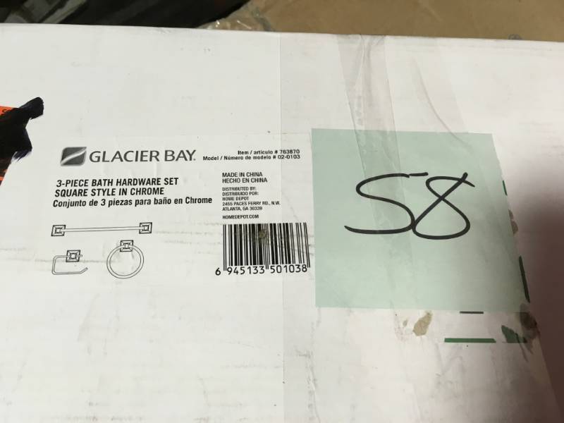 lot 58 image: Glacier Bay 3-Piece Bath Hardware Set Square Style in Chrome  in good condition