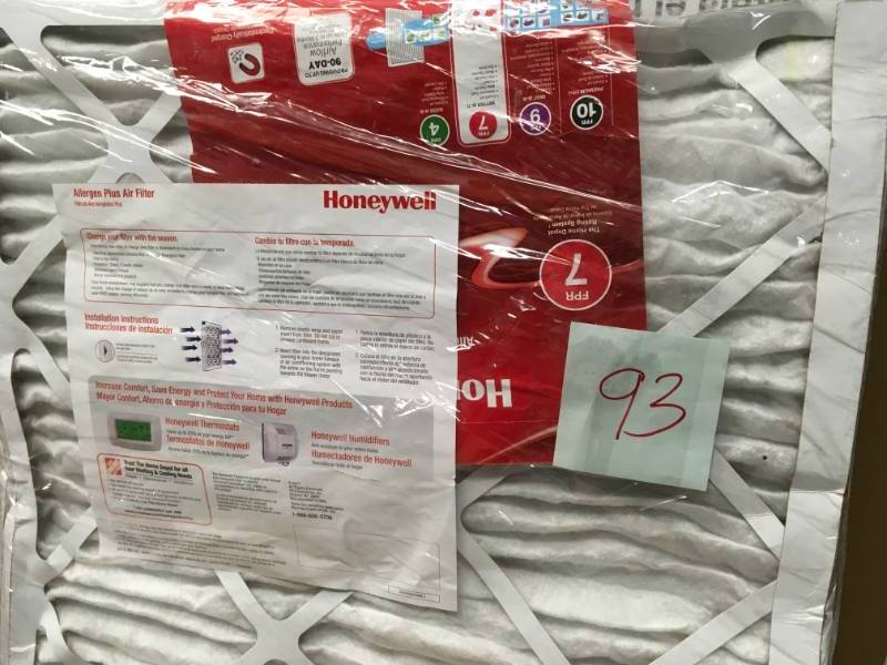 lot 93 image: Honeywell 19-34 in. x 21-12 in. x 1 in. Allergen Plus Pleated FPR 7 Air Filter not used