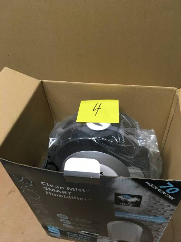 lot 4 image: Air Innovations 1.4 Gal. Cool Mist Digital Humidifier for Large Rooms Up To 400 sq. ft. in good condition