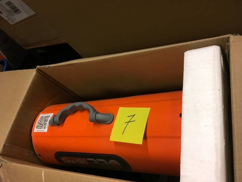 lot 7 image: Dyna-Glo Pro 60K BTU Forced Air Propane Portable Heater in good condition