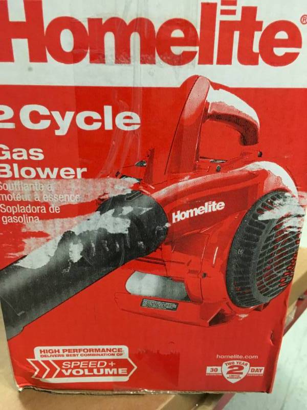 lot 18 image: Homelite 150 MPH 400 CFM 2-Cycle Handheld Gas Leaf Blower in good condition