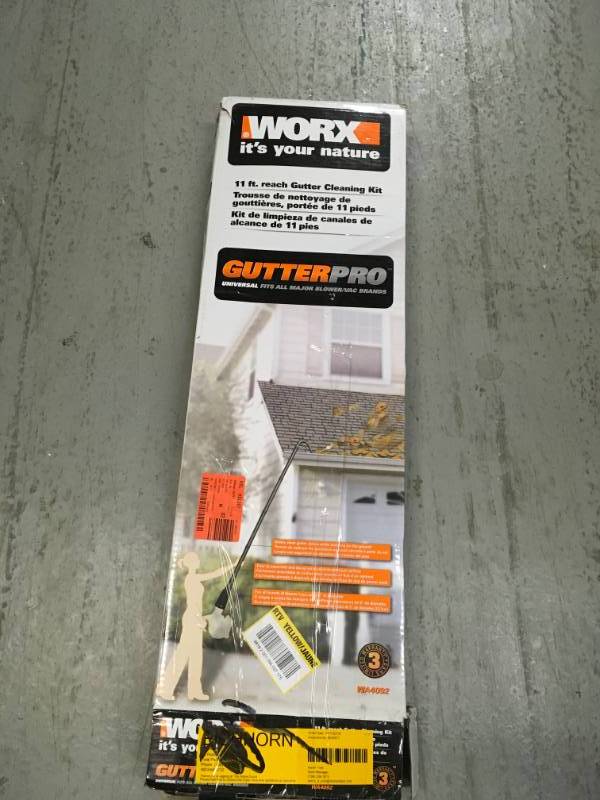 lot 23 image: Worx Universal Gutter Cleaning Kit in good condition