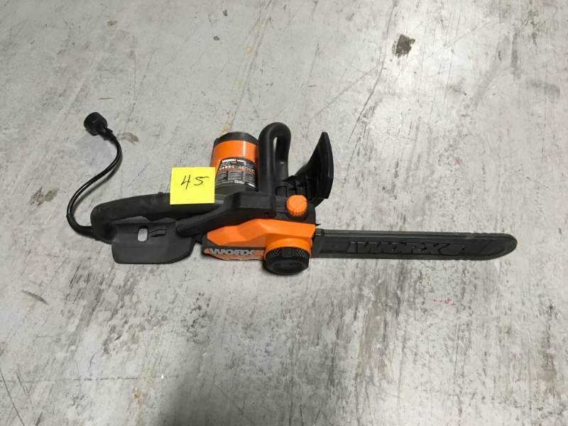 lot 45 image: Worx 16 in. 14.5 Amp Electric Chainsaw in good condition