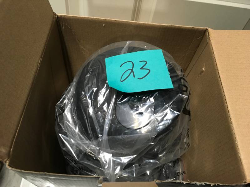 lot 23 image: Air Innovations 1.1 Gal. Cool Mist Humidifier for Medium Rooms Up To 400 sq. ft.  in good condition