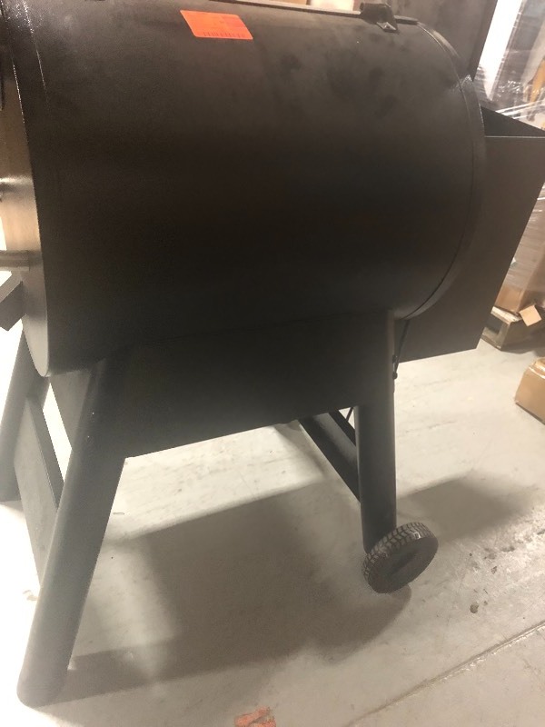 lot 110 image: Traeger Eastwood 22 Wood Pellet Grill and Smoker in Silver Vein used