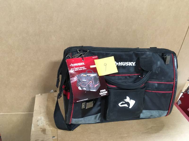 lot 9 image: Husky 18 in. Large Mouth Tool Bag with Tool Wall  in good condition