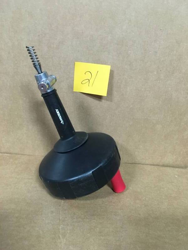 lot 21 image: HUSKY snake TOOL in good condition