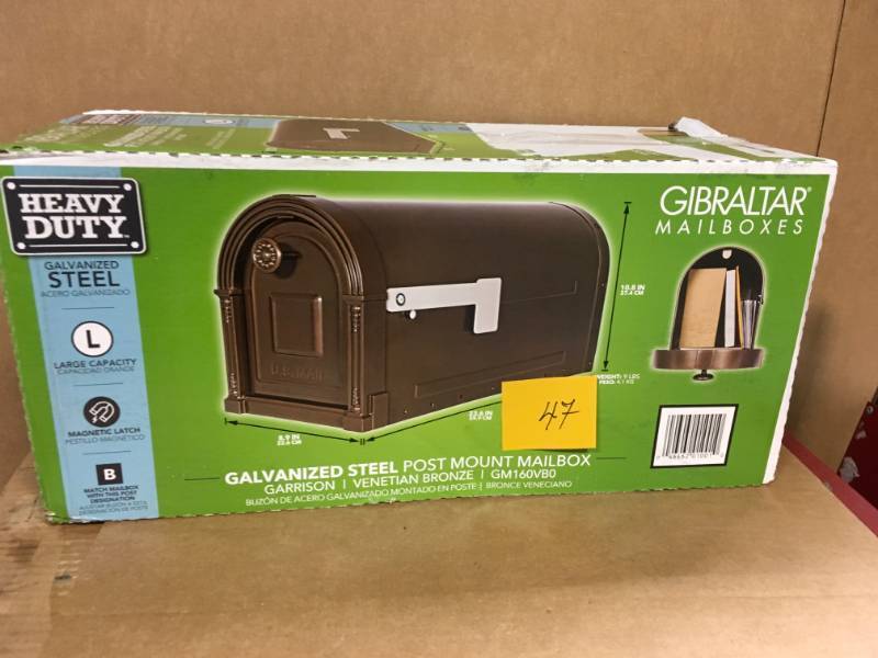 lot 47 image: Gibraltar Mailboxes Garrison Steel Post-Mount Large Mailbox in Venetian Bronze in good condition