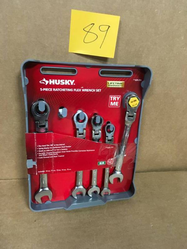 lot 89 image: Husky Metric Flex Ratcheting Combination Wrench Set (5-Piece) in good condition
