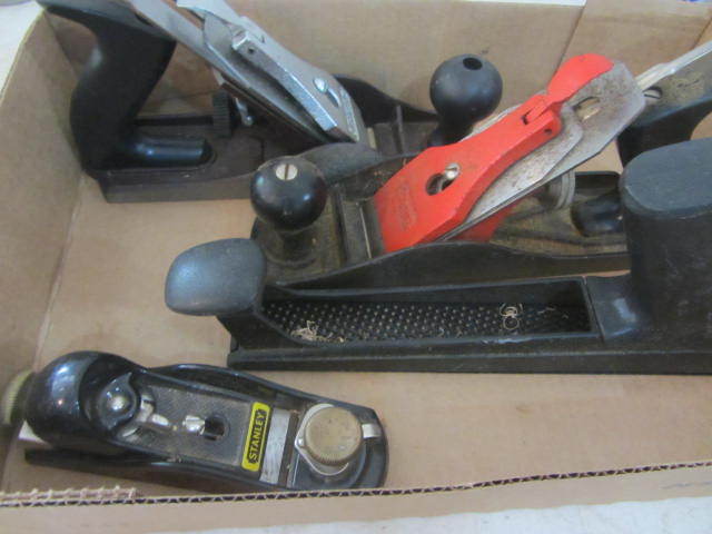 lot 32 image: Wood Planes
