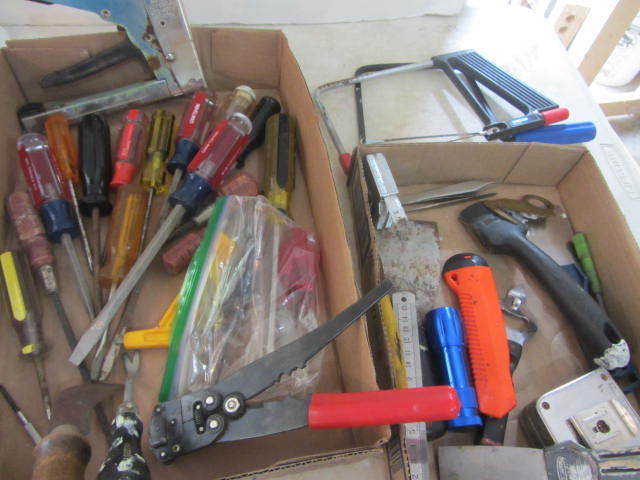lot 40 image: Screwdrivers, Stapler, Rulers