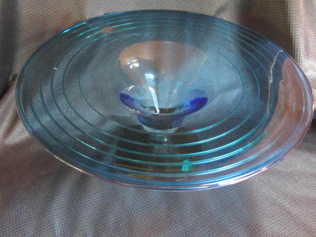 lot 57 image: Blenko Pedestal Bowl