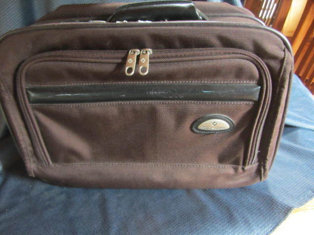 lot 66 image: Samsonite Bag
