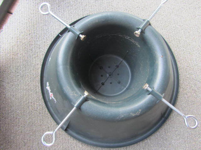 lot 100 image: Tree Stand