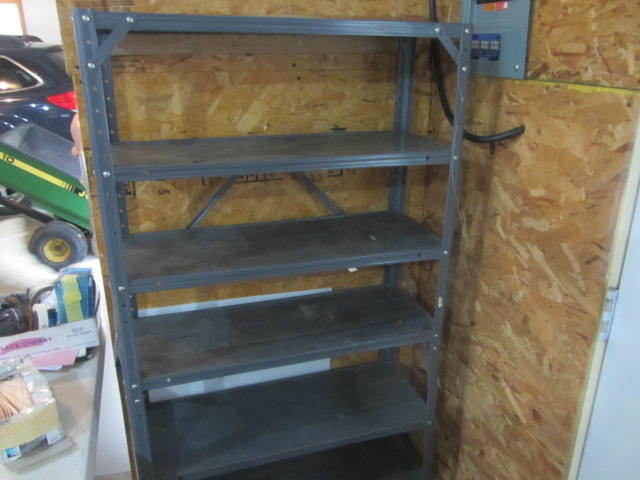 lot 129 image: Metal Shelf