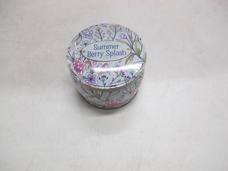 lot 20 image: Simply Indulgent Fragranced 3 Wick Soy Candle, Summer Berry Splash