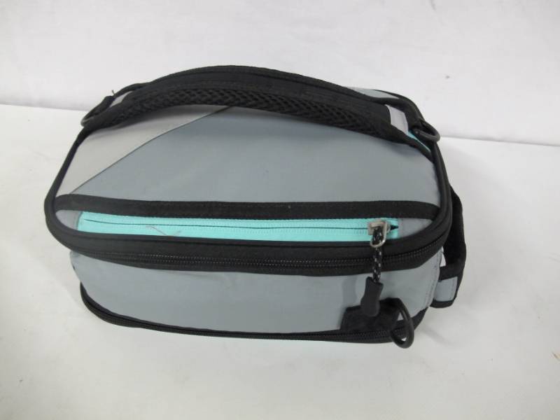lot 27 image: Arctic Zone Ultra Expandable Lunch Box - Grey  Seafoam Green