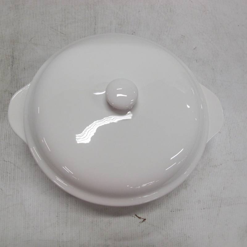 lot 58 image: Mikasa Swirl Bone China 2.45-quart Covered Serving Dish