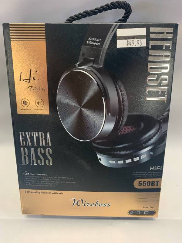 lot 9 image: Bluetooth 4.2 Headphone in Gold New in Box