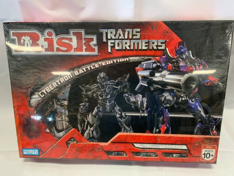 lot 32 image: Factory Sealed Transformers Risk Game from 2007