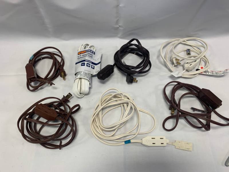 lot 70 image: Lot of 7 Extension Cords