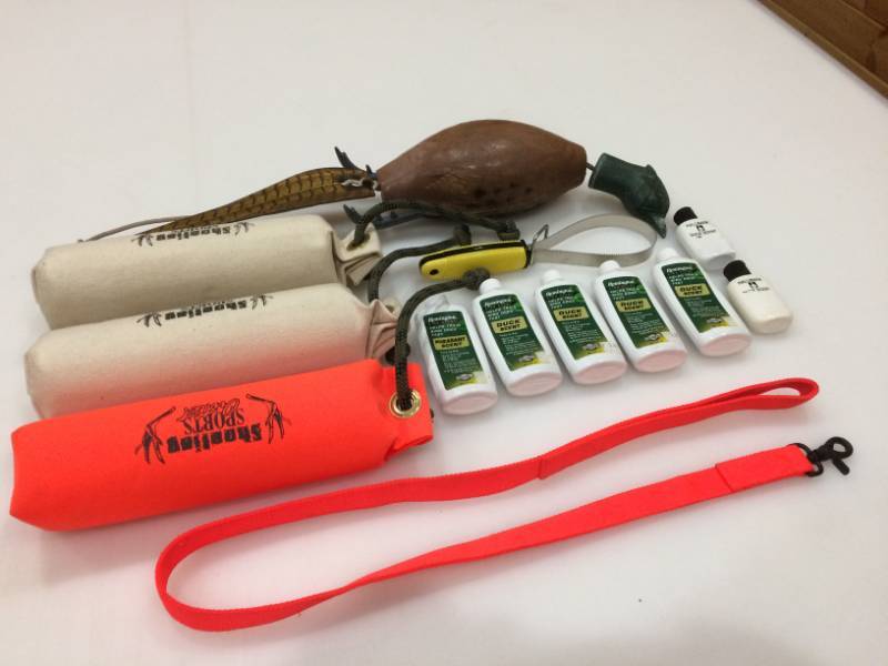 lot 7 image: Dog training items