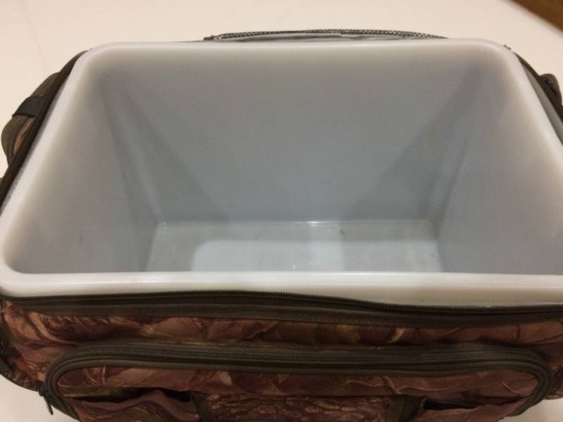 lot 23 image: Cooler