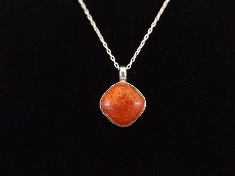 .925 Sterling Silver Red Coral Cabochon Pendant Necklace