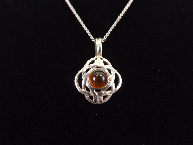 .925 Sterling Silver Amber Cabochon Pendant Necklace