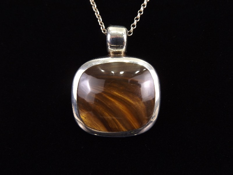 .925 Sterling Silver Large Tigers Eye Cabochon Pendant Necklace