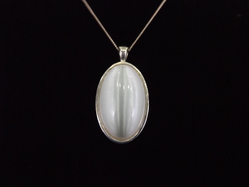 .925 Sterling Silver White Chrysoberyl Cats Eye Pendant Necklace