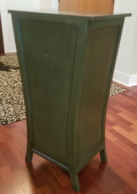 lot 25 image: 6 Drawer Whimsey Cabinet