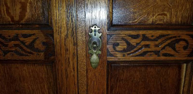 lot 17 image: English Art Deco Tiger Oak Armoire Wardrobe