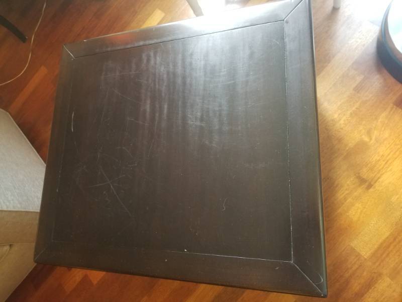lot 20 image: Bernhardt Mahogany End Table
