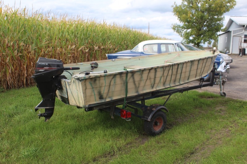 lot 4215 image: Duck Boat Package