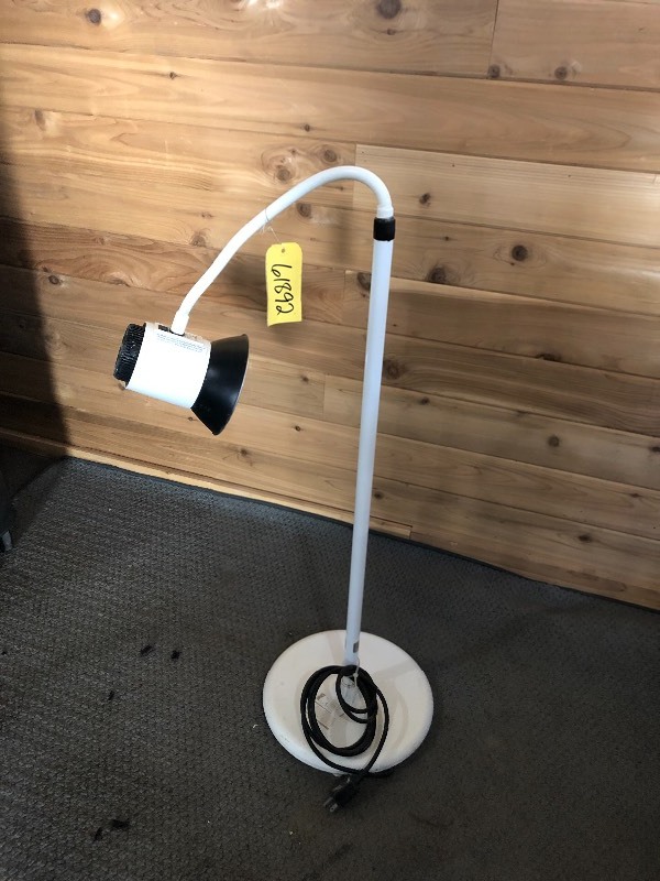 lot 30 image: Gooseneck Exam Light
