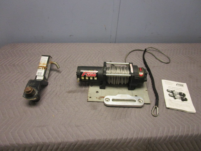 lot 404 image: FROM ELECTRIC WENCH AND TRAILER BALL HITCH
