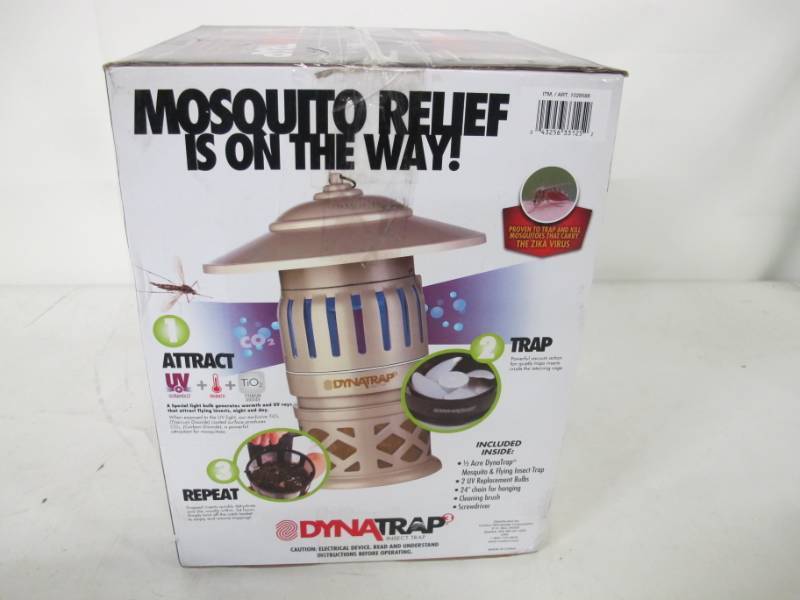 lot 114 image: Dynatrap Insect Trap with 2 Replacement UV Bulbs 12 Acre Coverage