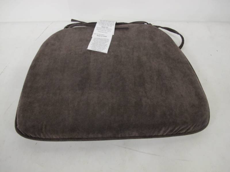 lot 35 image: Arlee Home Fashion Chair Pad 3 Pack