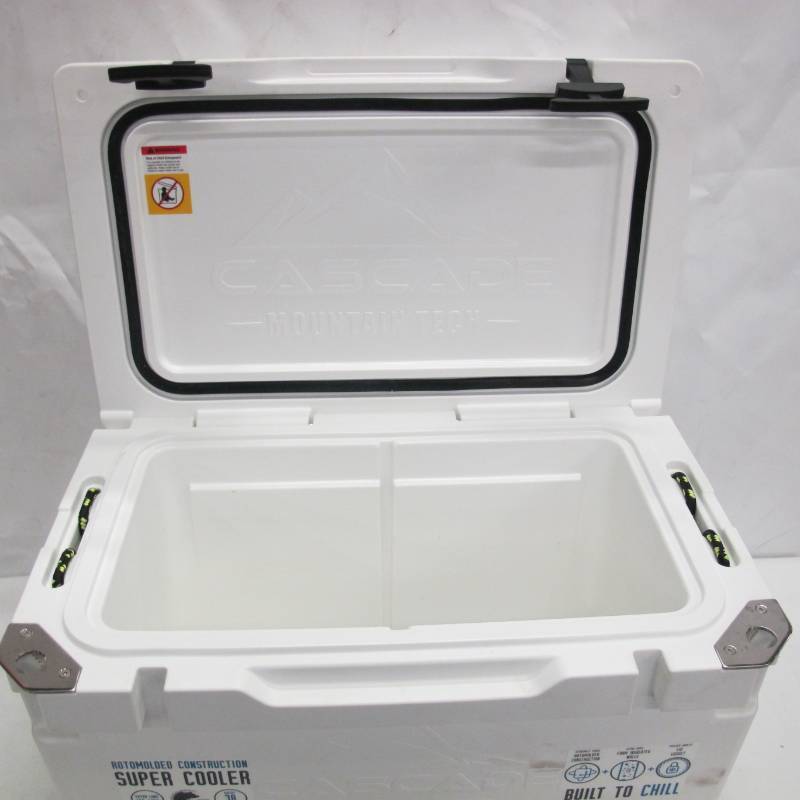 lot 62 image: Cascade Mountain Tech 45 QUART ROTOMOLDED SUPER COOLER RC-45-WH - White