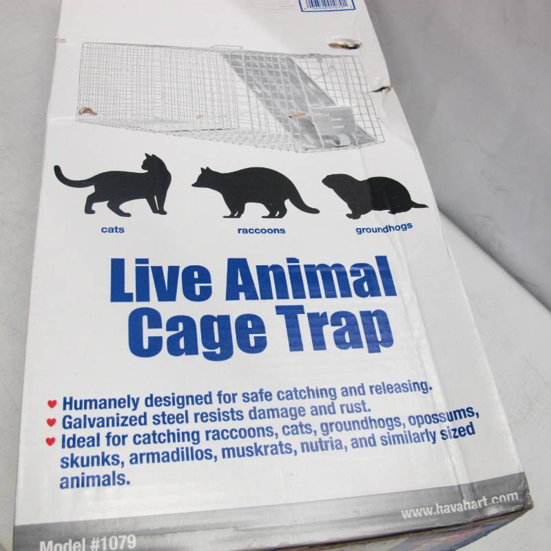lot 48 image: Woodstream 1079 Havaheart Racoon Trap With Spring Loaded Door