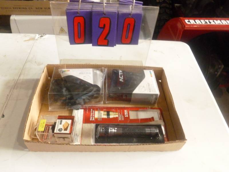 Flat of Miscellaneous Flashlight & Head Straps & New Router Bits