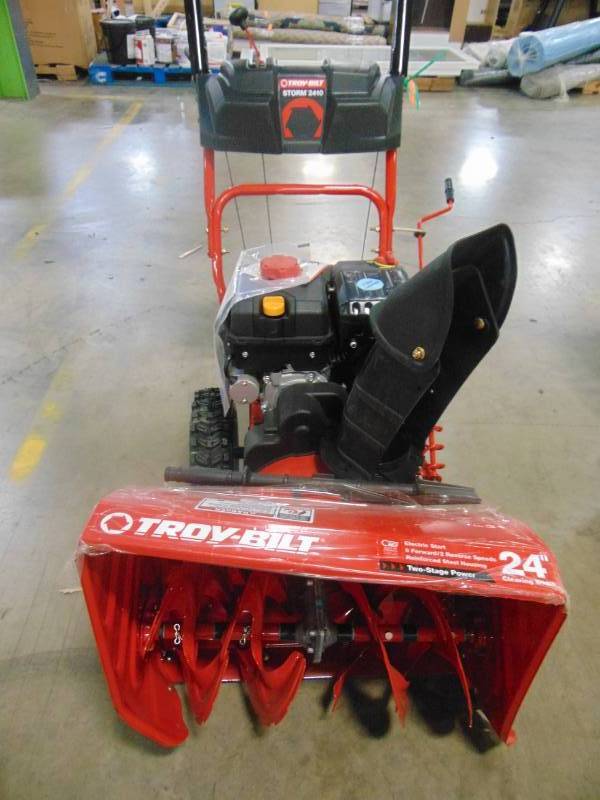 lot 5 image: Troy-bilt 24 in. 208 cc Two-Stage Gas Snow Blower with Electric Start Self Propelled