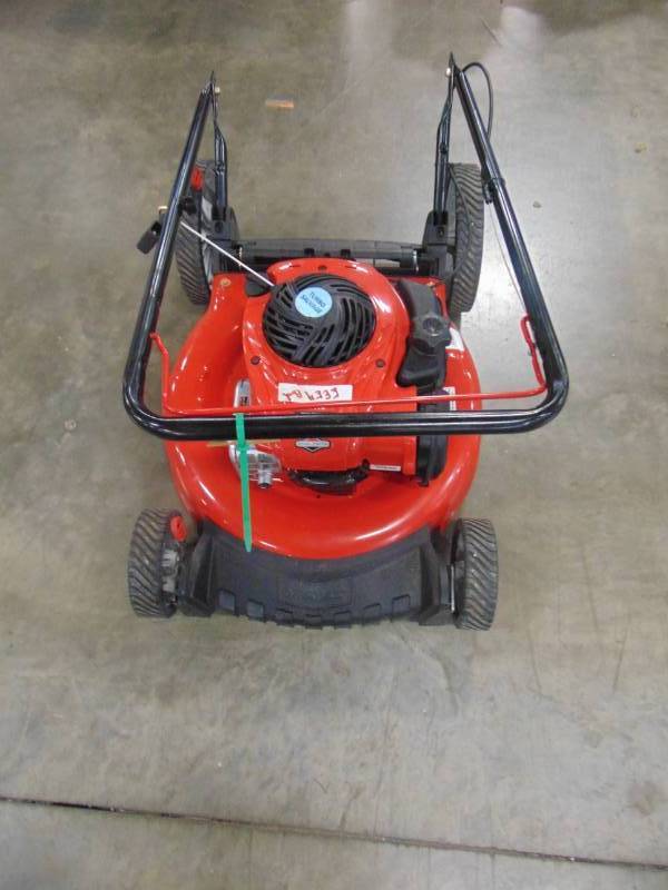 lot 29 image: Troy-bilt 21 in. 140 cc 550ex Series Briggs & Stratton Gas Walk Behind Push Mower with 2-in-1 cutting TriAction Cutting System