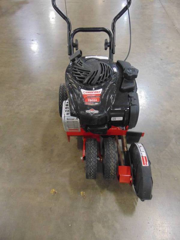 lot 48 image: Troy-Bilt 140cc 4-Cycle 9-in Gas Lawn Edger TB554