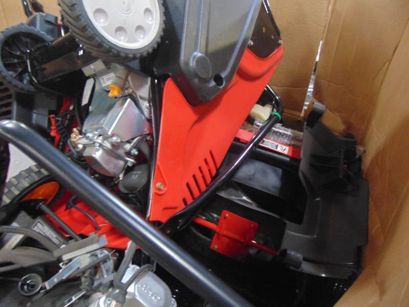 lot 52 image: WHOLESALE MIXED PALLET OF RETURNS - ENTIRE PALLET OF SNOWBLOWERS