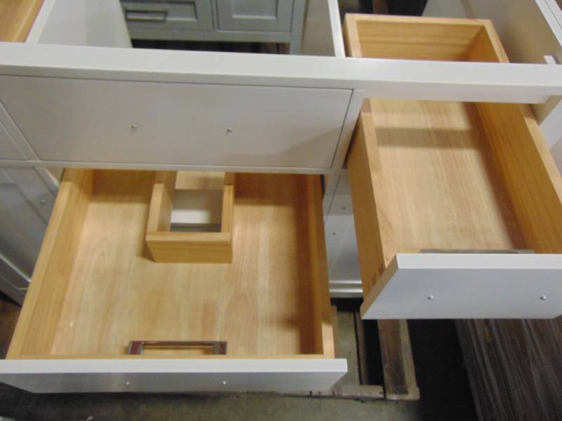lot 69 image: Design Element London 42-in White Single Sink Bathroom Vanity Cabinet DEC076F-W