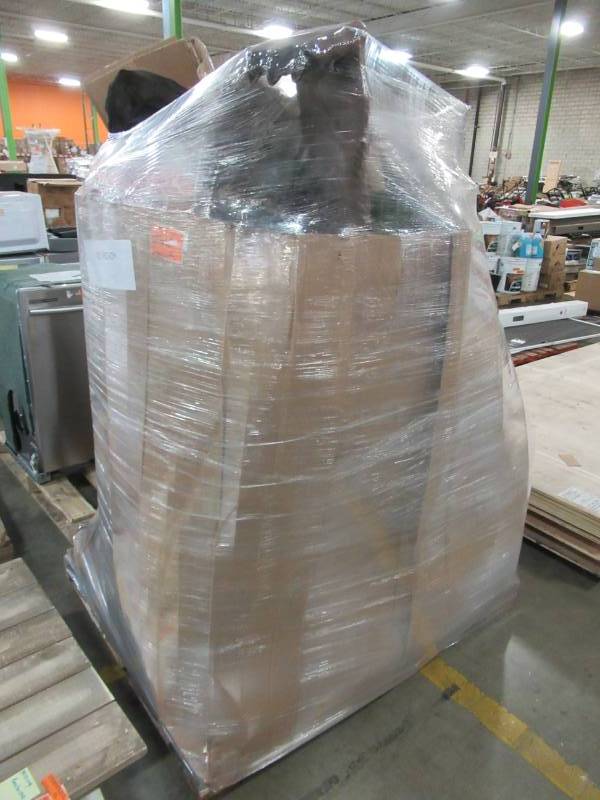 lot 202 image: MIXED HALLOWEEN WHOLESALE PALLET